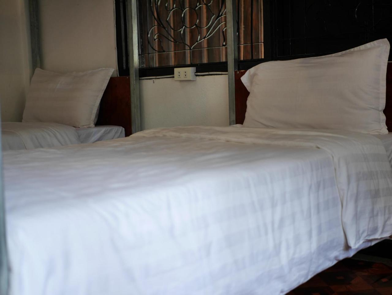 Y Not Laos Hostel Luang Prabang Exteriör bild