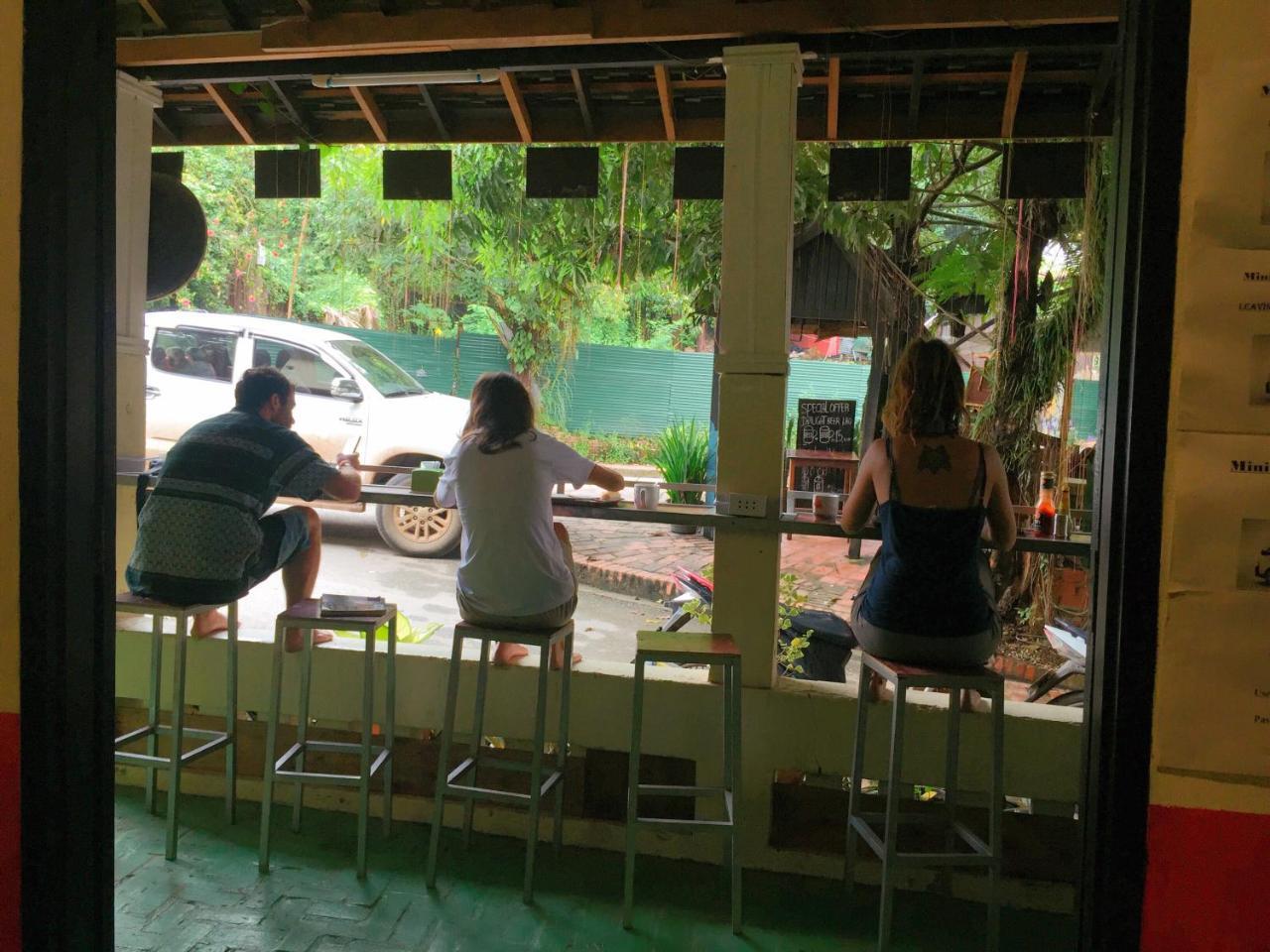 Y Not Laos Hostel Luang Prabang Exteriör bild